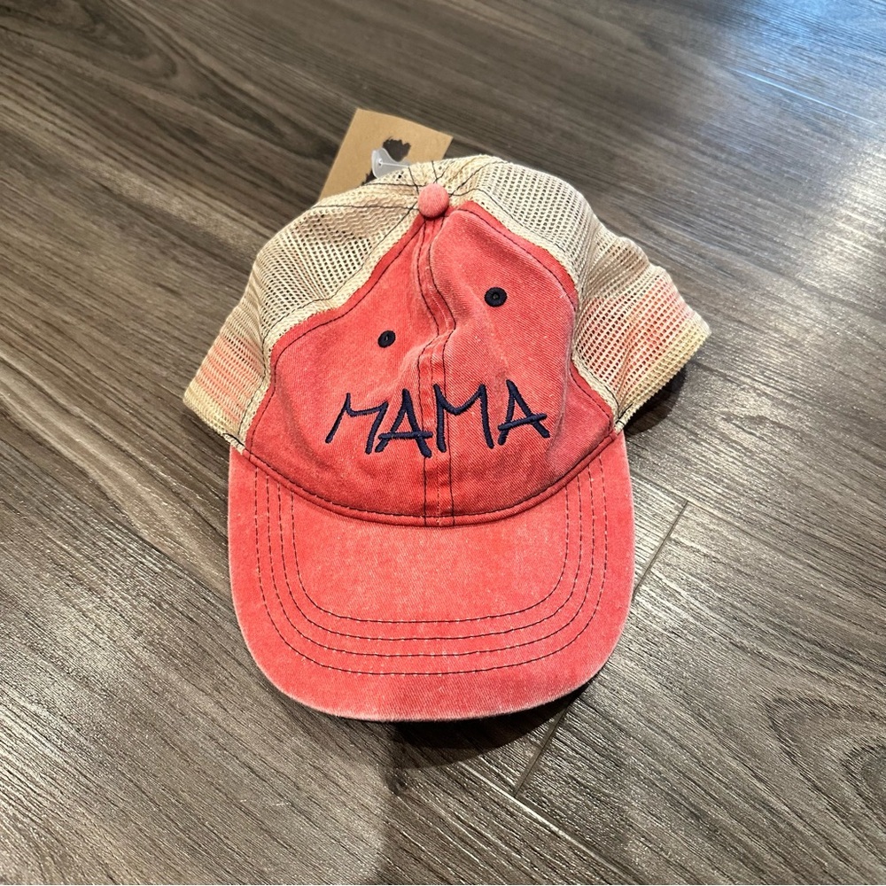 Mama Hat‎